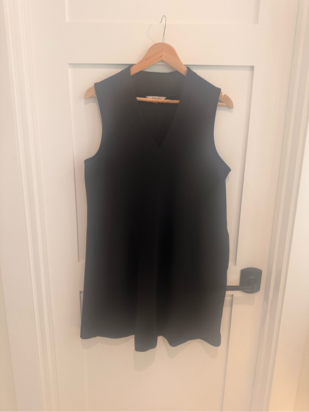 SPANX Black V-Neck Sleeveless Tank Top
